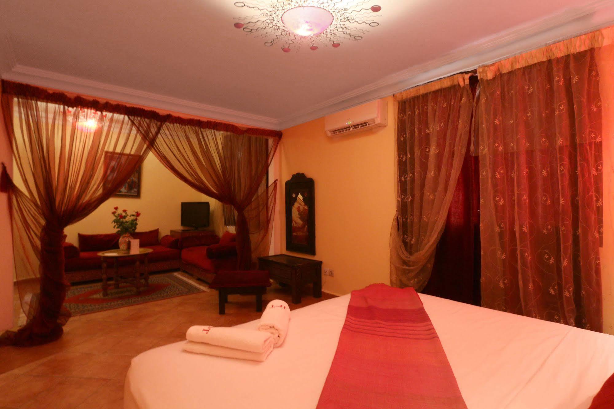 Hotel Tafoukt مراكش المظهر الخارجي الصورة